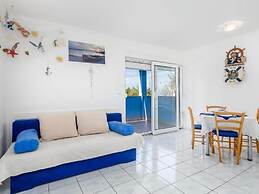 Seaside Apartment in Mandre