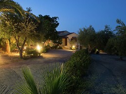 Gorgeous Villa in Adele With Pool and Lovely Garden