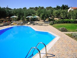 Gorgeous Villa in Adele With Pool and Lovely Garden