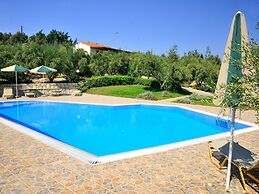 Gorgeous Villa in Adele With Pool and Lovely Garden