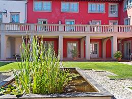 Garden & Wine Country Stay