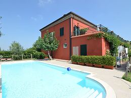 Apartment Amidst Vineyards & Blue Skies