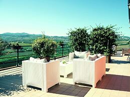 Apartment Amidst Vineyards & Blue Skies