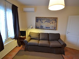 Apartment Amidst Vineyards & Blue Skies