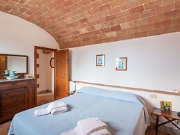 Tuscan Cottage With 2 Pools