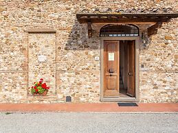 Tuscan Cottage With 2 Pools
