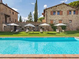 Tuscan Cottage With 2 Pools