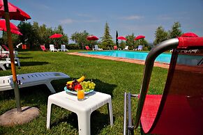 Tuscan Cottage With 2 Pools