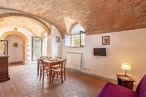 Tuscan Cottage With 2 Pools