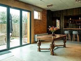 Holiday Home in Moorslede With Pool and Jacuzzi