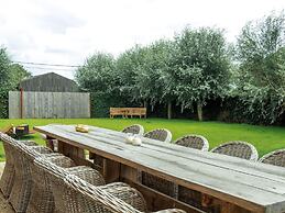 Holiday Home in Moorslede With Pool and Jacuzzi
