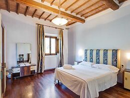 Poolside Leisure in Empoli Hideaway