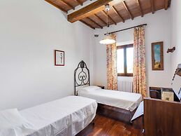 Poolside Leisure in Empoli Hideaway