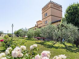 Poolside Leisure in Empoli Hideaway