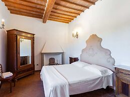 Poolside Leisure in Empoli Hideaway
