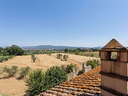 Poolside Leisure in Empoli Hideaway
