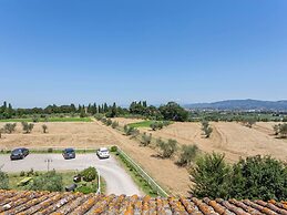 Poolside Leisure in Empoli Hideaway