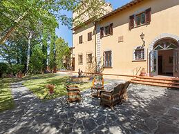 Poolside Leisure in Empoli Hideaway