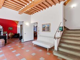 Poolside Leisure in Empoli Hideaway