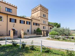 Poolside Leisure in Empoli Hideaway