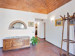 Poolside Leisure in Empoli Hideaway
