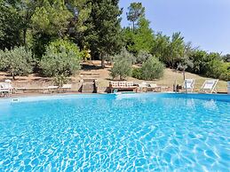 Poolside Leisure in Empoli Hideaway