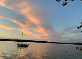 Peaceful Retreat by the Lake