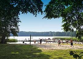 Peaceful Retreat by the Lake