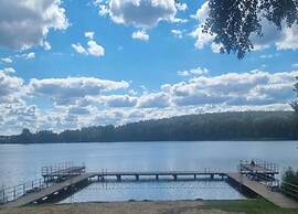 Peaceful Retreat by the Lake