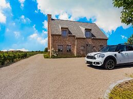Chic Villa in Comines-warneton With Garden