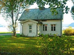 8 Person Holiday Home in Fjørtoft