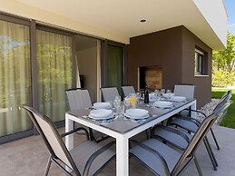 Villa in Novigrad With Pool & Rooftop Terrace
