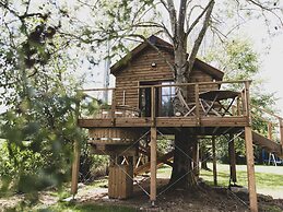 Romantic Woodland Chalet