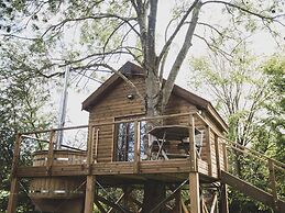Romantic Woodland Chalet
