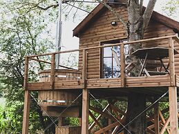 Romantic Woodland Chalet
