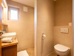 Attractive Flat With Beautiful Views