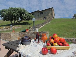 Stunning Villa in Apecchio with Hot Tub