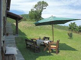Stunning Villa in Apecchio with Hot Tub