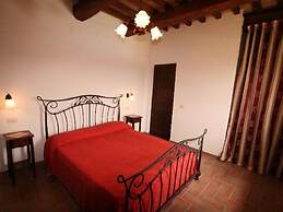 Stunning Villa in Apecchio with Hot Tub