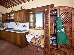 Stunning Villa in Apecchio with Hot Tub