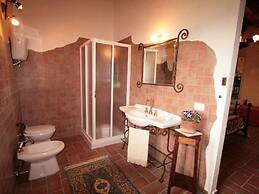 Stunning Villa in Apecchio with Hot Tub