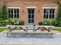 Diksmuide Mansion With Games