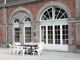 Elegant Castle Stay, Havelange