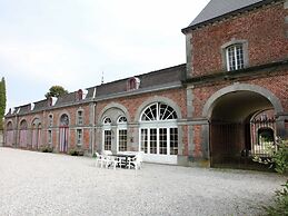 Elegant Castle Stay, Havelange