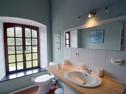 Elegant Castle Stay, Havelange