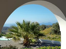 Villa in Agia Galini With Pool Views