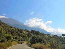 Villa in Agia Galini With Pool Views