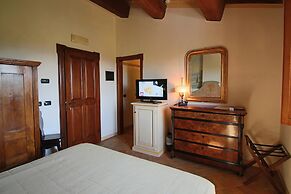 Villa with Private Pool on an Estate near Assisi