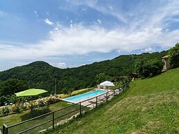 Pretty Farmhouse With Pool