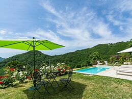 Pretty Farmhouse With Pool